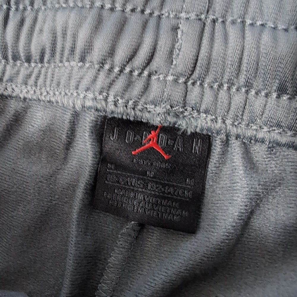 NEW Nike Jordan Jumpman Classic Logo Smoke Grey Sweatpants Boys Size M 24X25" - Picture 2 of 7